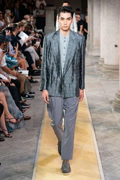 Look 76